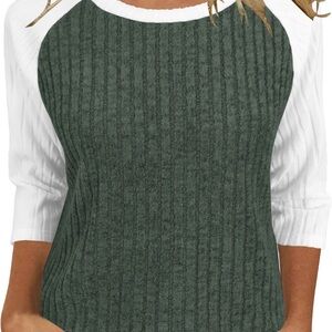 Green and White Lightweight Soft Sweater